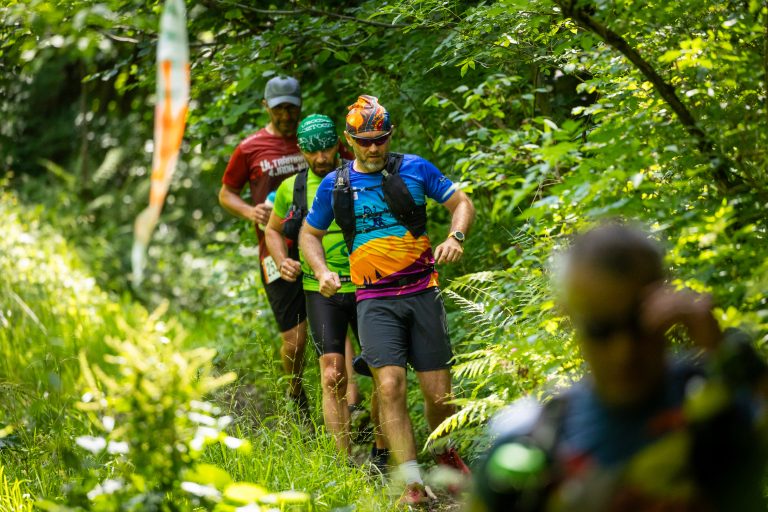 Przyjeżdżają w Bieszczady i pobiegną dla Krystiana. Jubileuszowy X Bieg Charytatywny Dwernik Kamień Trail już w najbliższą niedzielę!